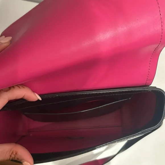 Black with pink interior side body purse- Kate spade - Picture 4 of 5